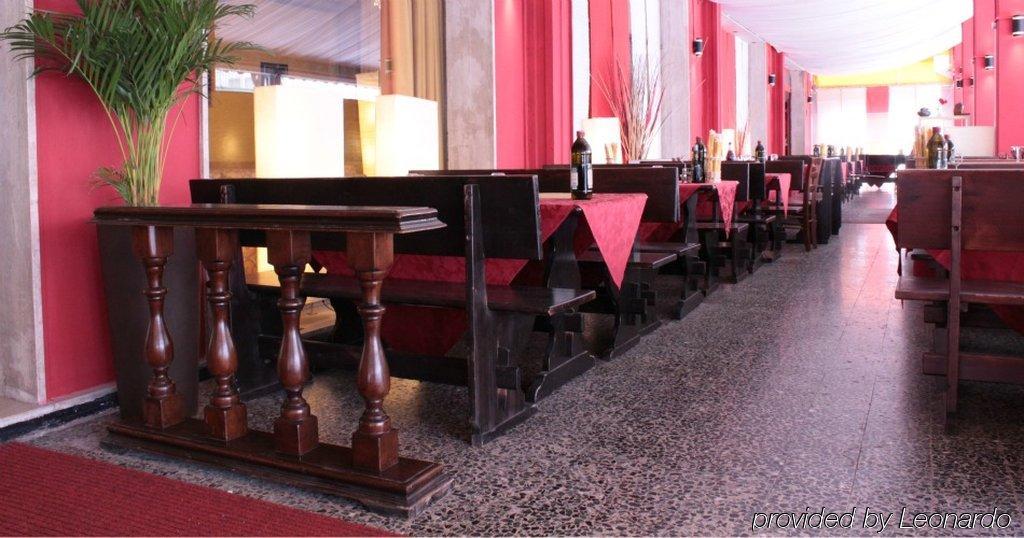 Hotel Amalfi Лидо-ди-Езоло Экстерьер фото
